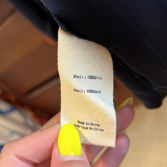 L'Agence navy silk 3/4 button down top - Picture 6 of 6